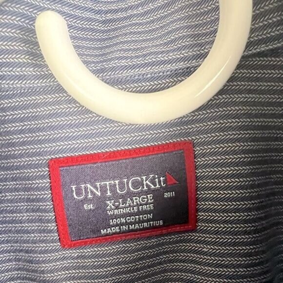 UNTUCKIT MENS BUTTON DOWN SHIRT BLUE WITH STRIPES SIZE XL - Picture 3 of 10